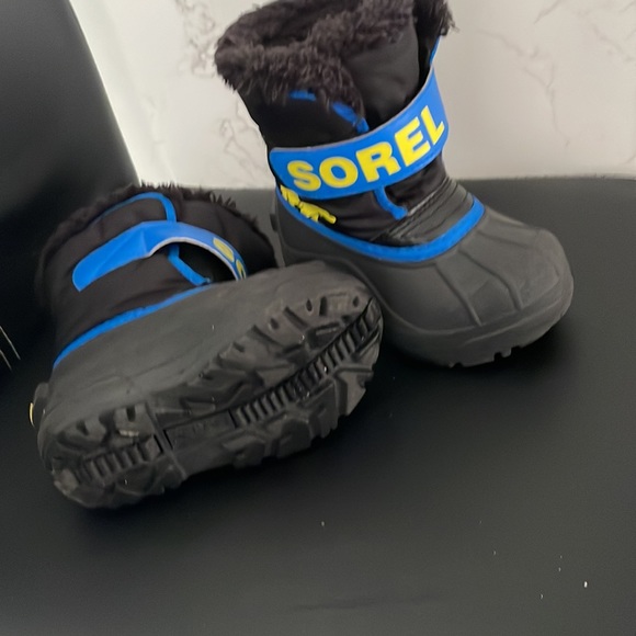 Sorrel for Boys US Size 8 - Picture 2 of 2